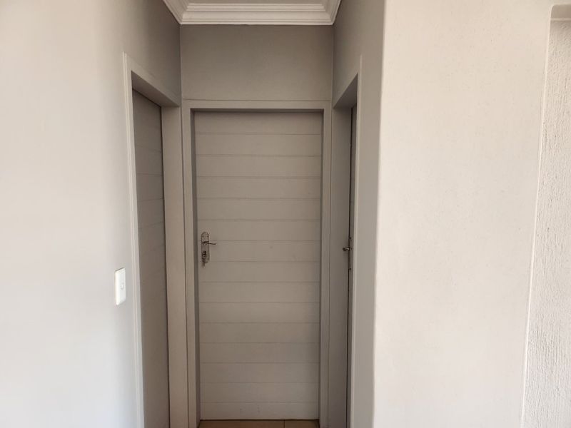 Spacious 2.5 Bedroom Ground Floor Apartment with Private Garden – Grand west, Andeon  - Photo 9