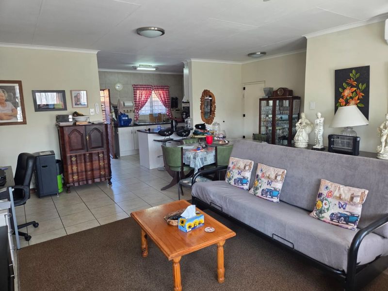 MODERN PET-FRIENDLY SIMPLEX IN A BEAUTIFUL LIFESTYLE ESTATE FOR OVER 50s - Photo 9