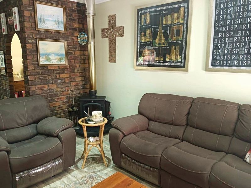 Charming Face-Brick Family Home in Morganridge - Photo 6