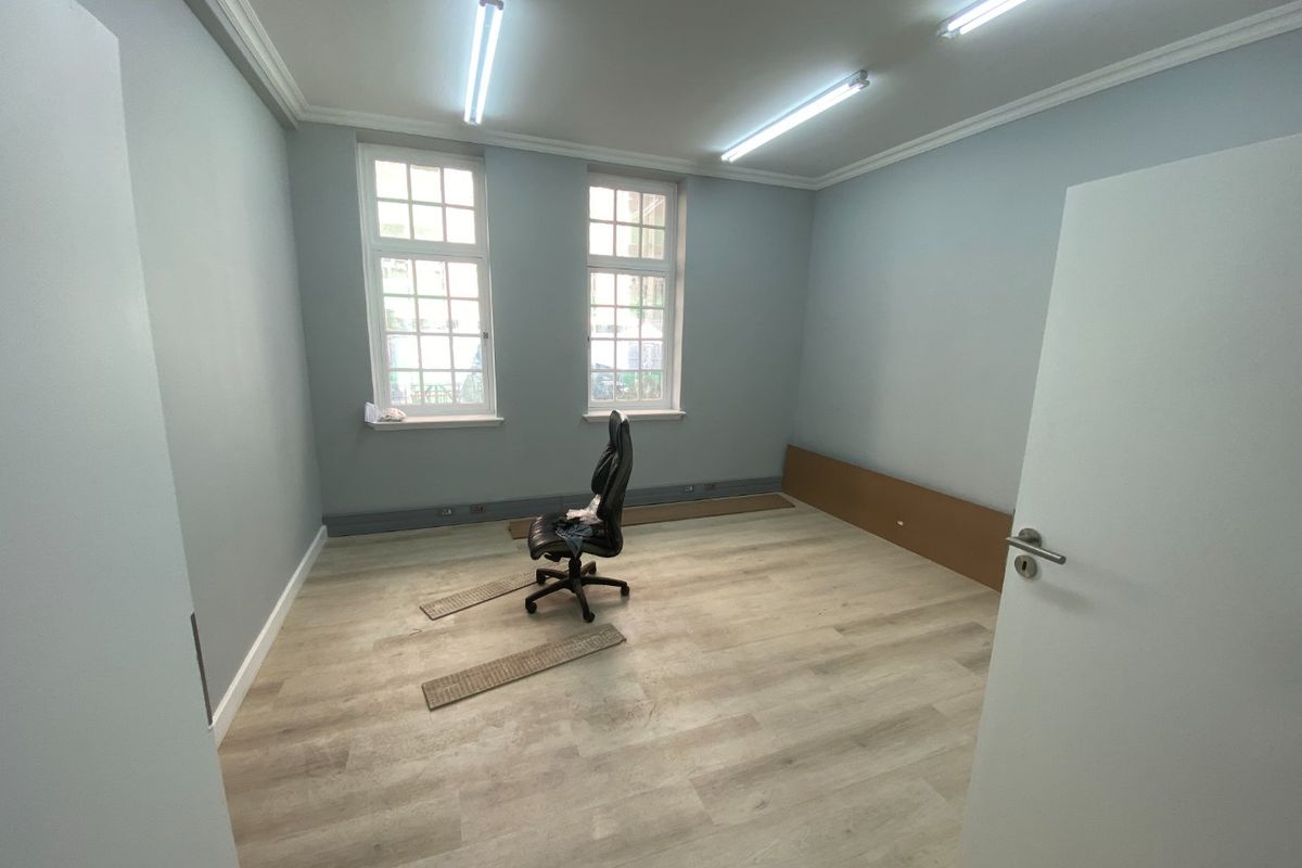 276m2 Commercial Space to Let - Photo 2
