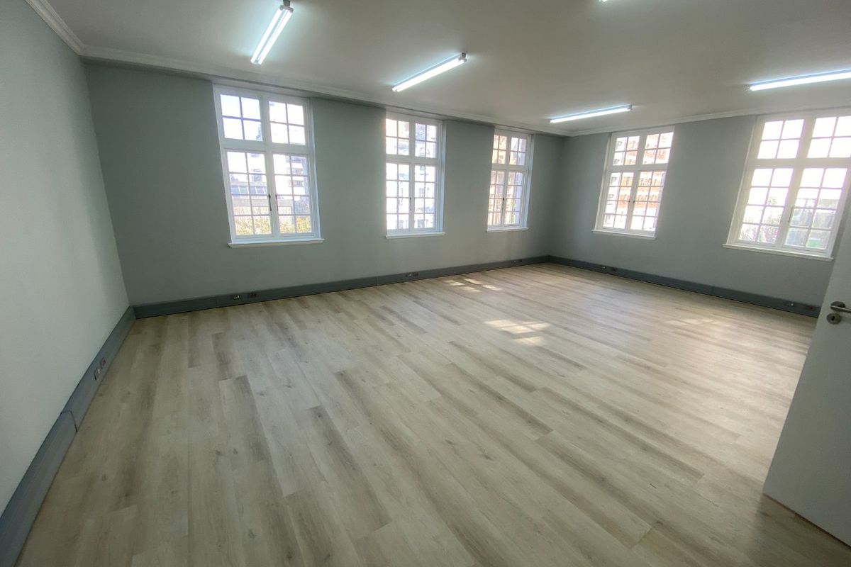 276m2 Commercial Space to Let - Photo 5