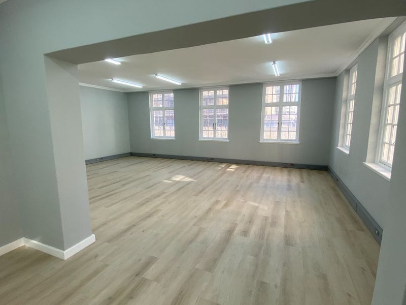 276m2 Commercial Space to Let - Photo 8
