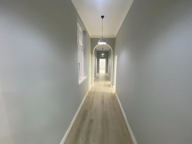 276m2 Commercial Space to Let - Photo 3