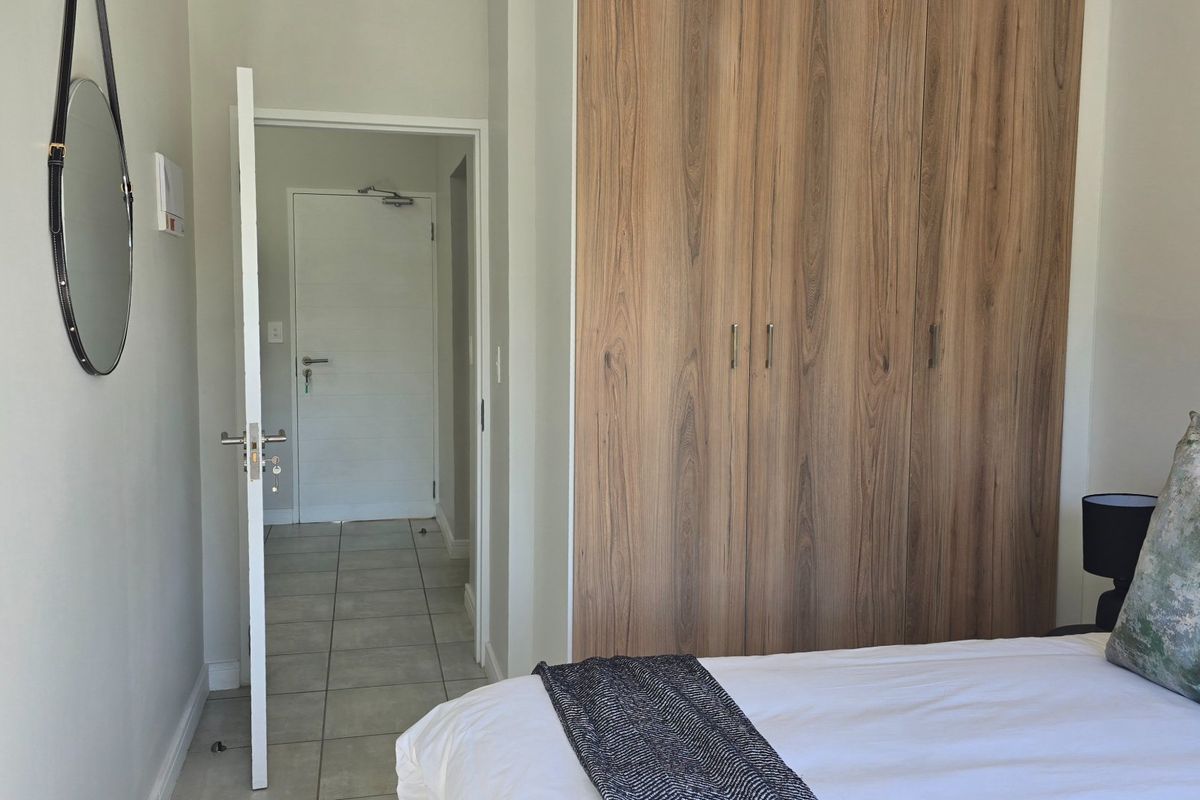 Furnished 1-Bedroom Top-Floor Apartment to Rent in Green Park Lifestyle Estate, Boksburg - Photo 5