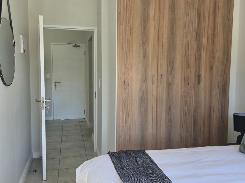 Furnished 1-Bedroom Top-Floor Apartment to Rent in Green Park Lifestyle Estate, Boksburg - Photo 5