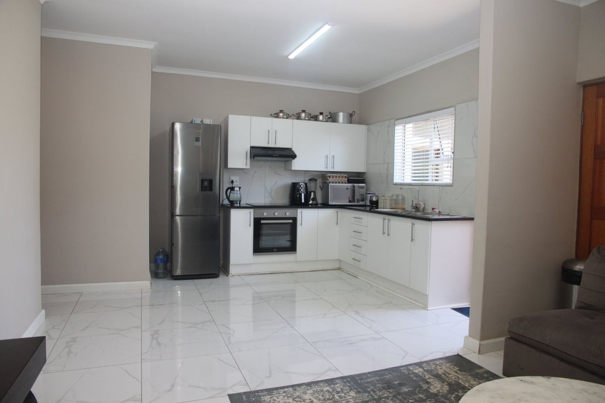 Coastal Family Home in Kidds Beach with Modern Comforts - Photo 3