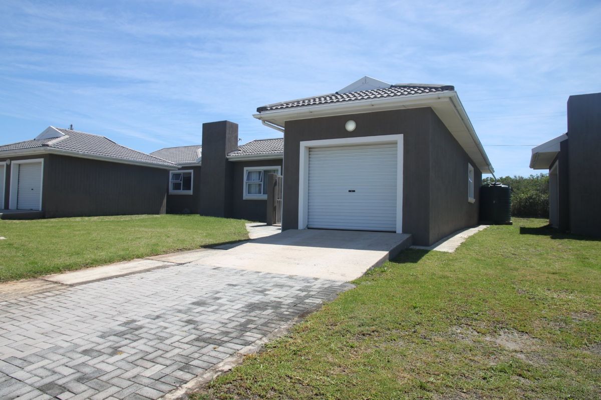 Coastal Family Home in Kidds Beach with Modern Comforts - Photo 2