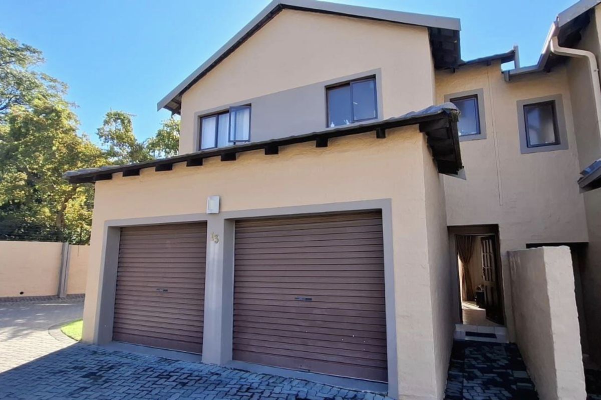 3 Bedroom Townhouse to Rent in Carlsworld - Photo 2