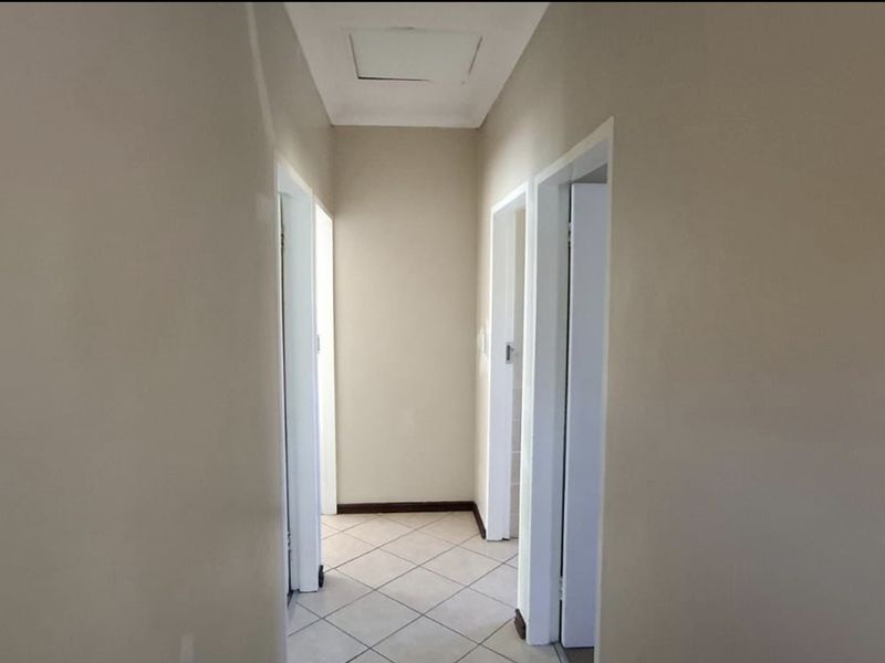 3 Bedroom Townhouse to Rent in Carlsworld - Photo 6