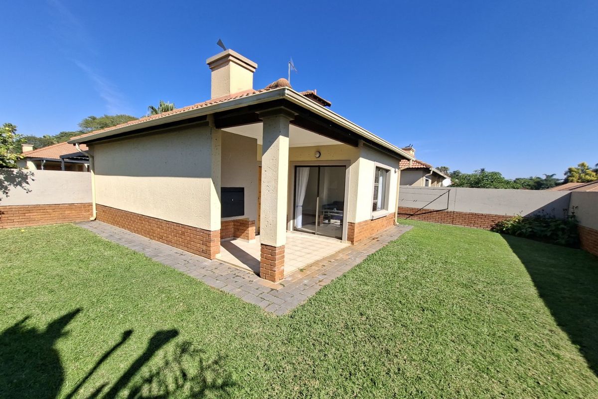 Sunny Sinoville Home with Open Plan Living in a Secure Complex. - Photo 2