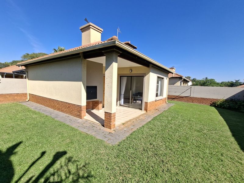 Sunny Sinoville Home with Open Plan Living in a Secure Complex. - Photo 2