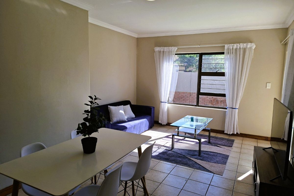 Sunny Sinoville Home with Open Plan Living in a Secure Complex. - Photo 5