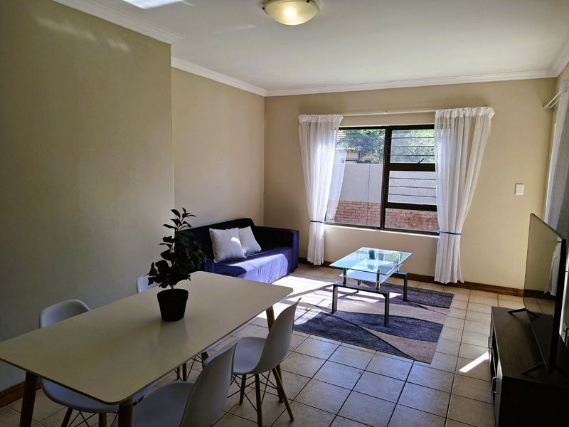 Sunny Sinoville Home with Open Plan Living in a Secure Complex. - Photo 5