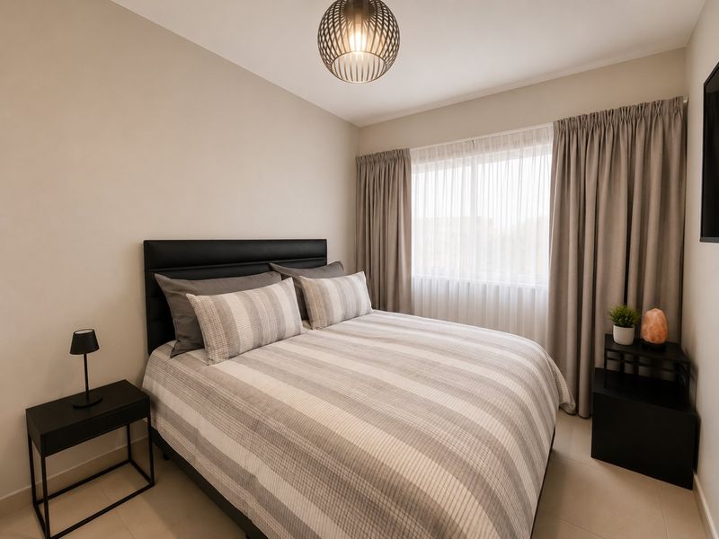 Spacious modern Ground Floor apartment in Germiston with Pet Friendly Private Garden. - Photo 9