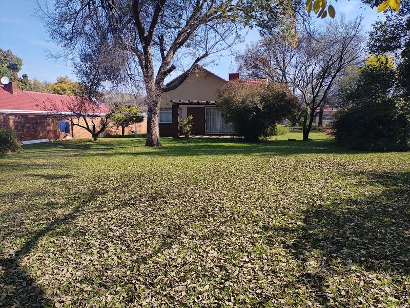4 Bedroom House for Sale in Pollak Park - Photo 5