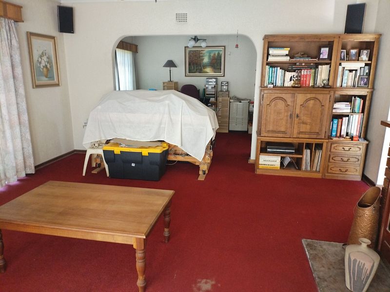 4 Bedroom House for Sale in Pollak Park - Photo 10