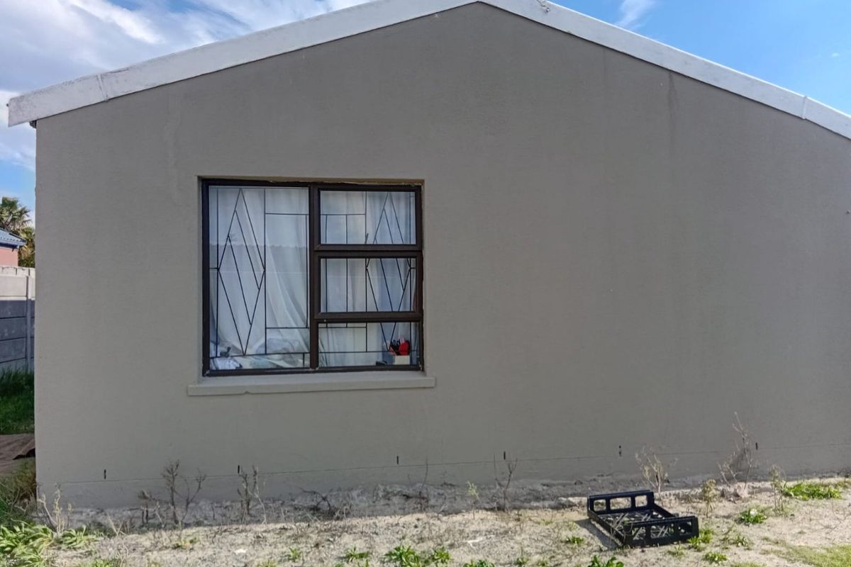 HOUSE FOR SALE IN IKWEZI PARK, KHAYELITSHA  - Photo 2