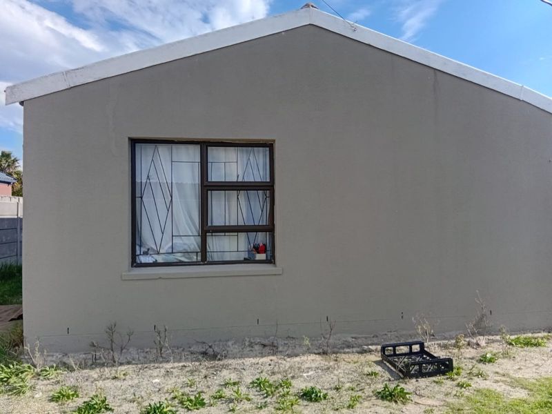 HOUSE FOR SALE IN IKWEZI PARK, KHAYELITSHA  - Photo 2
