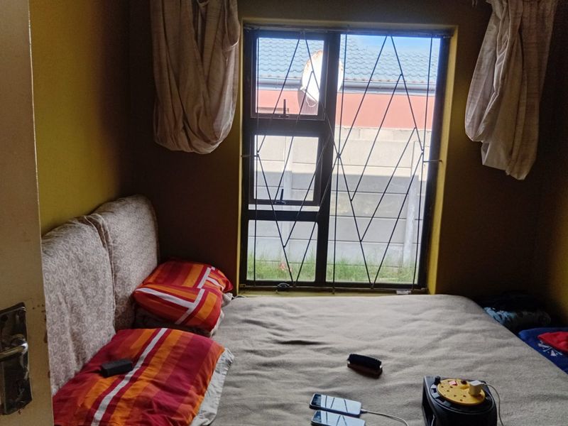HOUSE FOR SALE IN IKWEZI PARK, KHAYELITSHA  - Photo 10