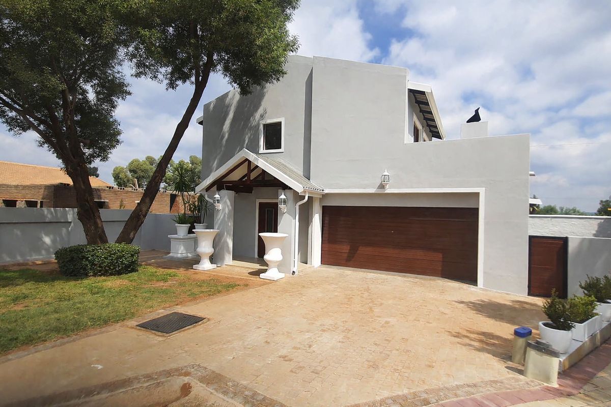 Modern Estate Experience with a Quiet Pastoral Charm and Full-Time Security - Photo 3