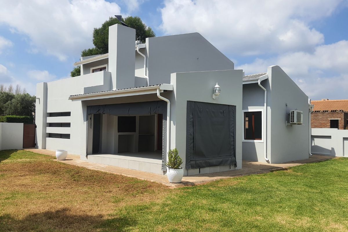 Modern Estate Experience with a Quiet Pastoral Charm and Full-Time Security - Photo 4
