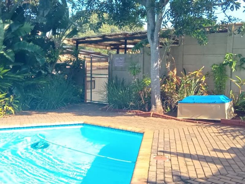 House wit flat-rights for sale in Margate - Photo 4