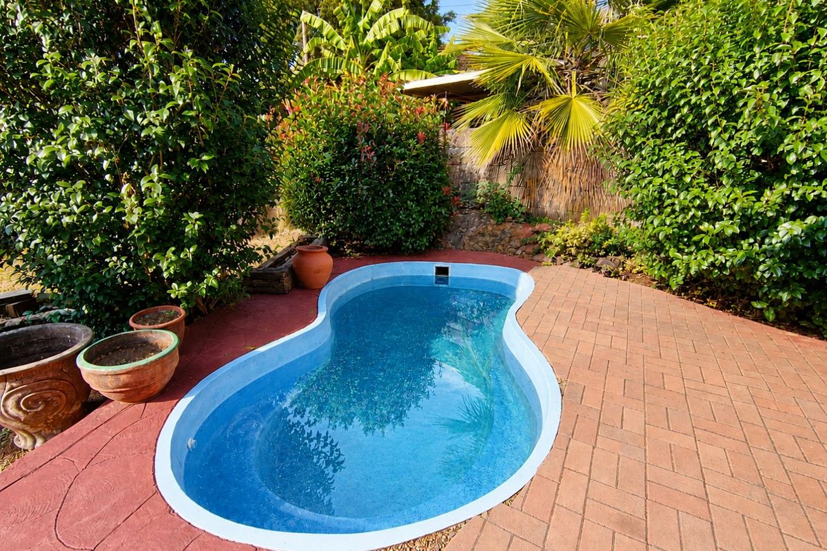 Prime Property in Main Street Rooihuiskraal – Ideal for Business or Family Living - Photo 3