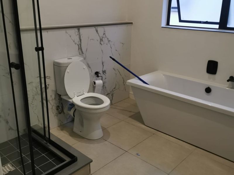 Spacious, Modern 2-Bedroom Penthouse Apartment in The Huntsman Lifestyle Estate. - Photo 10