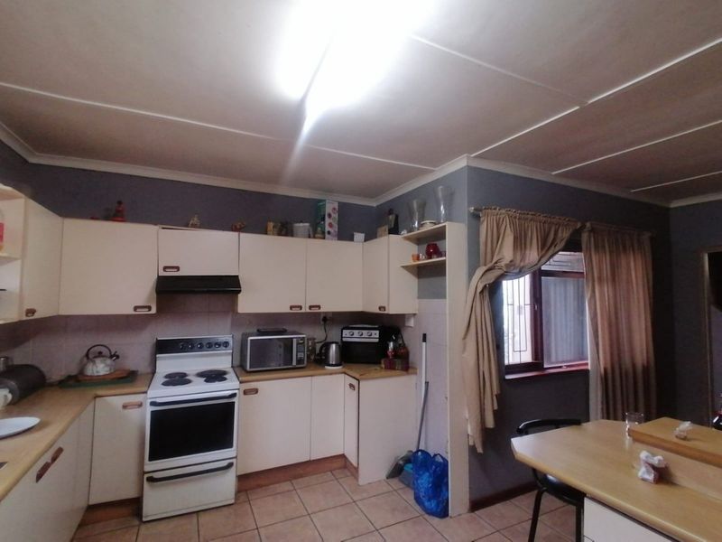 4 Bedroom Home Up for Grabs - Photo 5