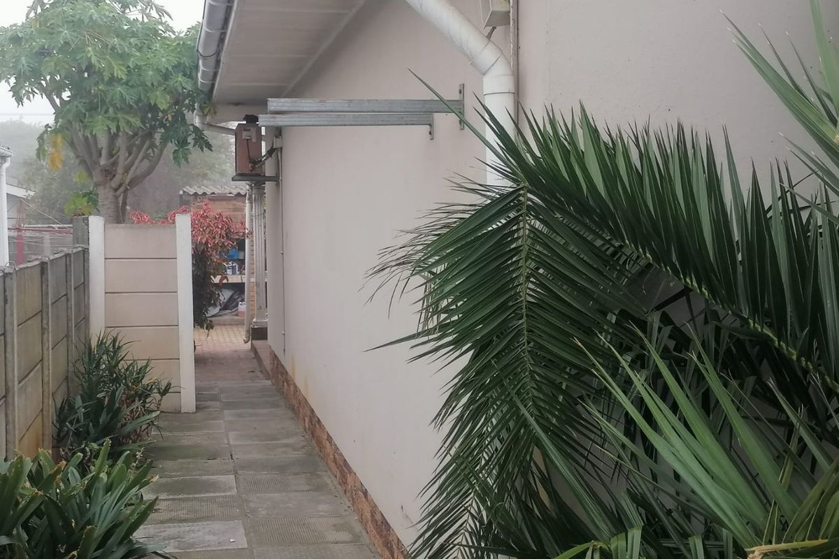 4 Bedroom Home Up for Grabs - Photo 2