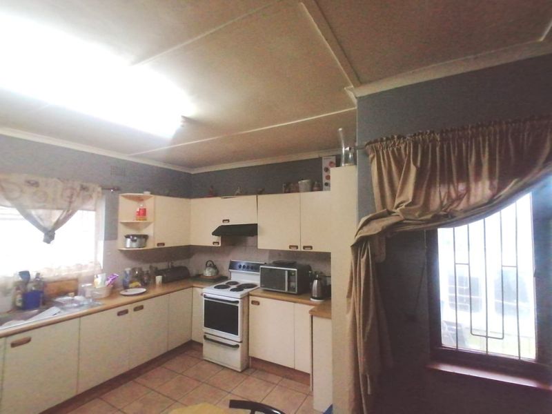 4 Bedroom Home Up for Grabs - Photo 3