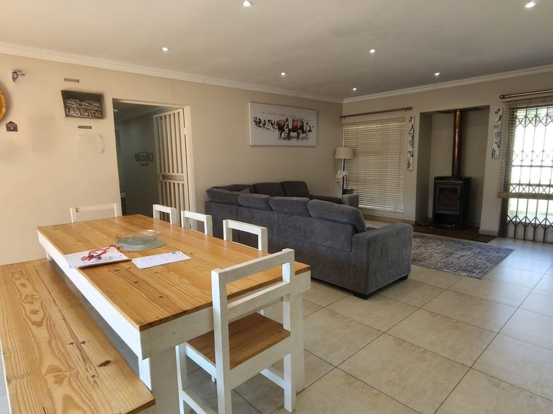 Luxurious Krugersdorp Home with Borehole  - Photo 5