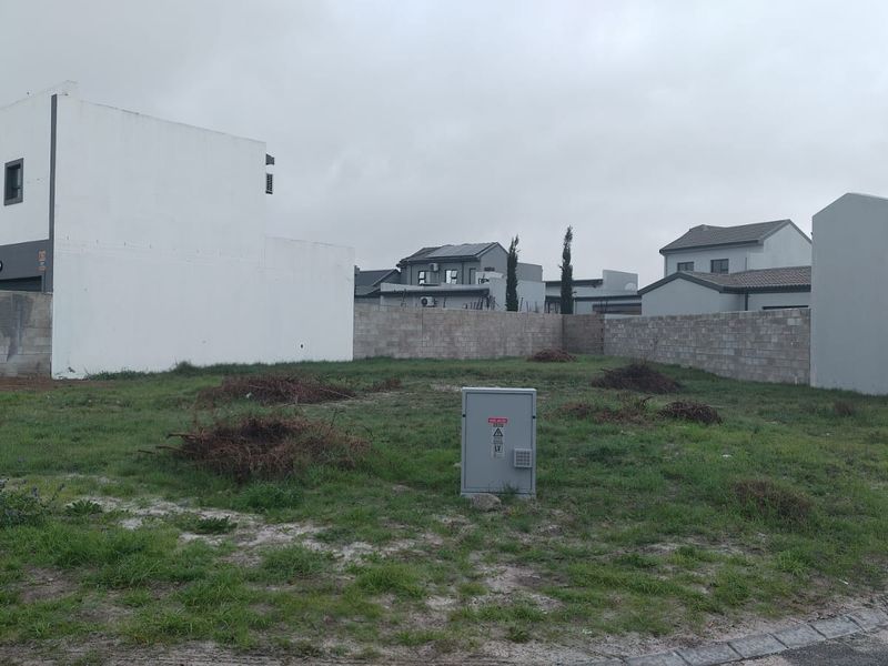 Great corner plot available in Sandown - Photo 1