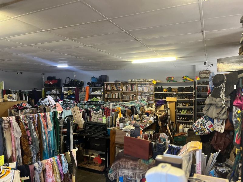 191m2 Commercial Property to Let - Photo 10
