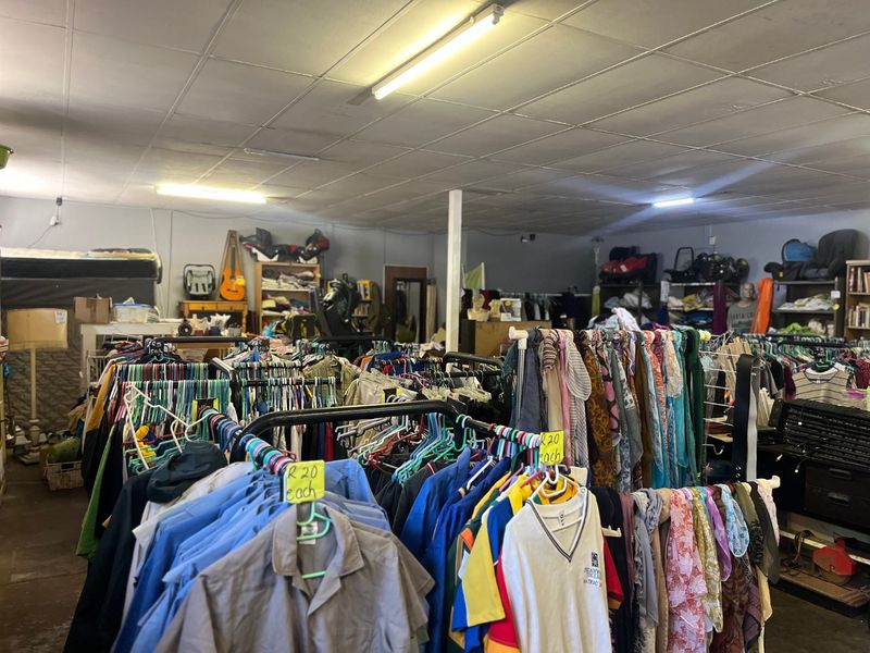 191m2 Commercial Property to Let - Photo 9