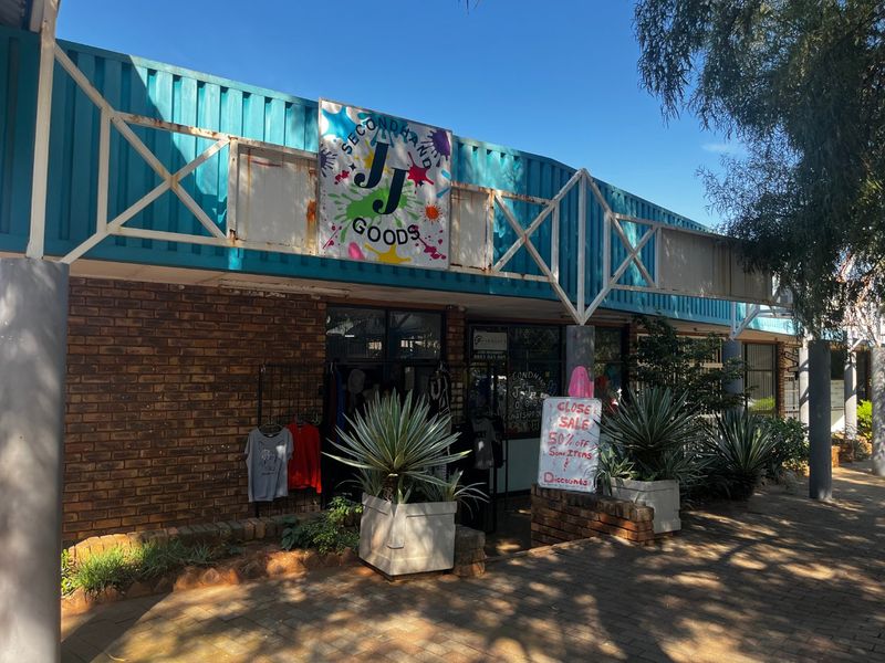 191m2 Commercial Property to Let - Photo 1