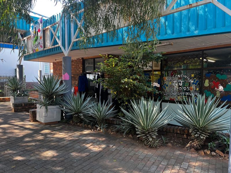 191m2 Commercial Property to Let - Photo 4
