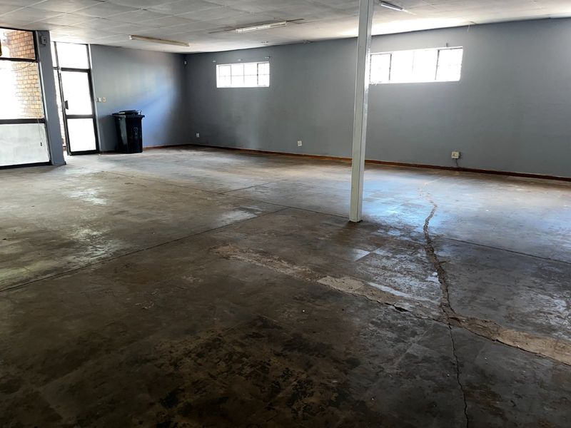 191m2 Commercial Property to Let - Photo 4