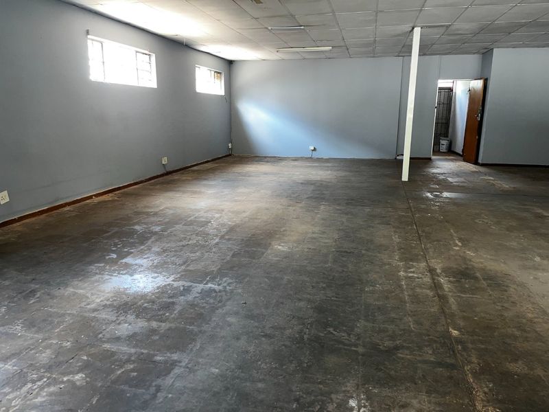 191m2 Commercial Property to Let - Photo 6
