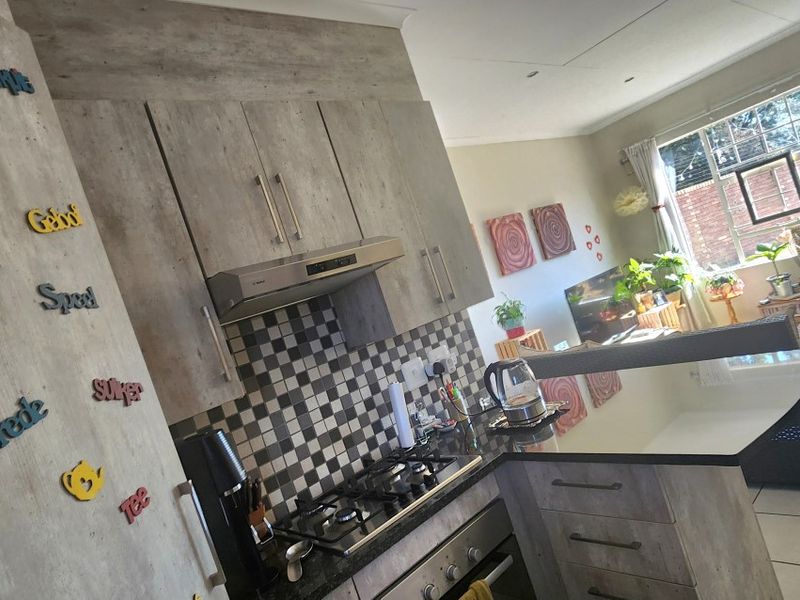 Charming 3-Bedroom Home in Ngwenya River Estate – Brits - Photo 8