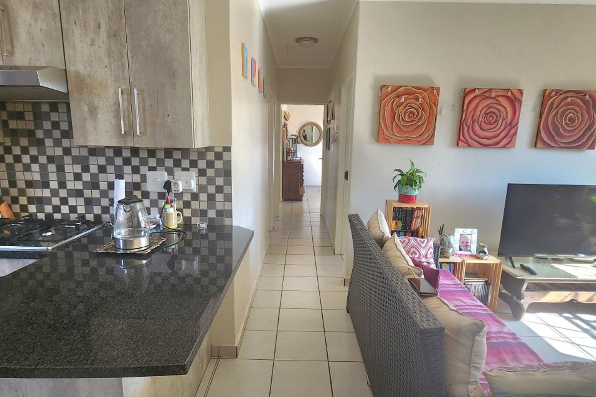 Charming 3-Bedroom Home in Ngwenya River Estate – Brits - Photo 5