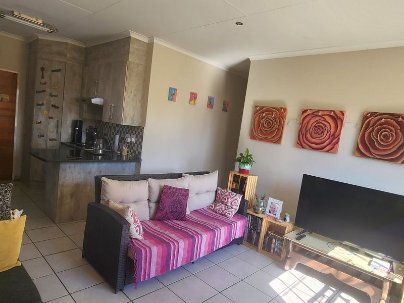 Charming 3-Bedroom Home in Ngwenya River Estate – Brits - Photo 4