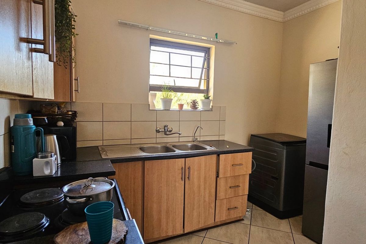 2-Bedroom Sectional Title Unit in Brits - Photo 2