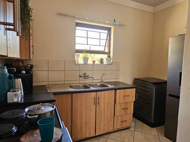 2-Bedroom Sectional Title Unit in Brits - Photo 2