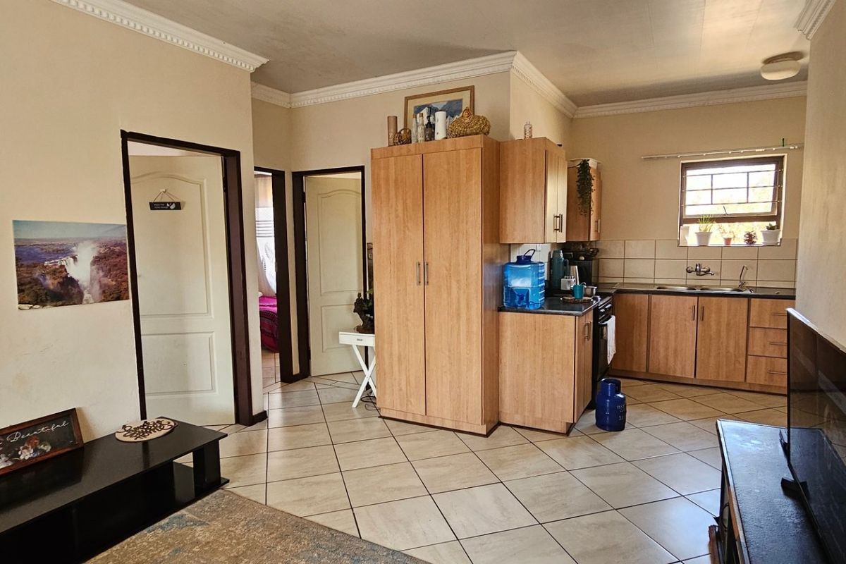 2-Bedroom Sectional Title Unit in Brits - Photo 4