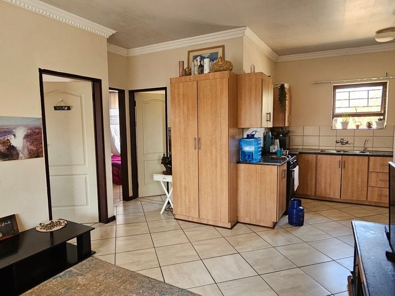 2-Bedroom Sectional Title Unit in Brits - Photo 4