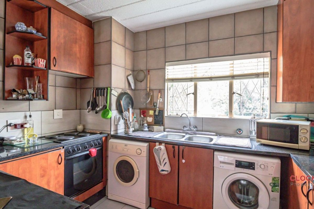 Stunning Garden unit in the heart of Eden Glen - Photo 4