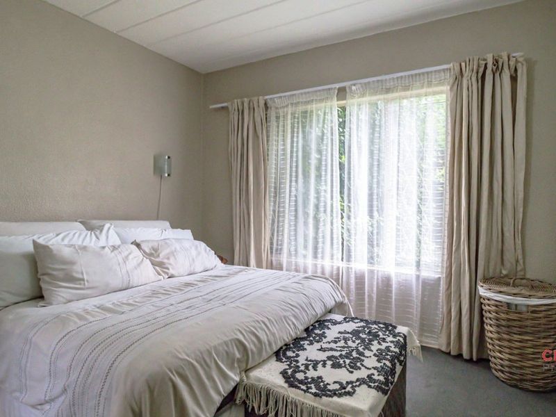 Stunning Garden unit in the heart of Eden Glen - Photo 9