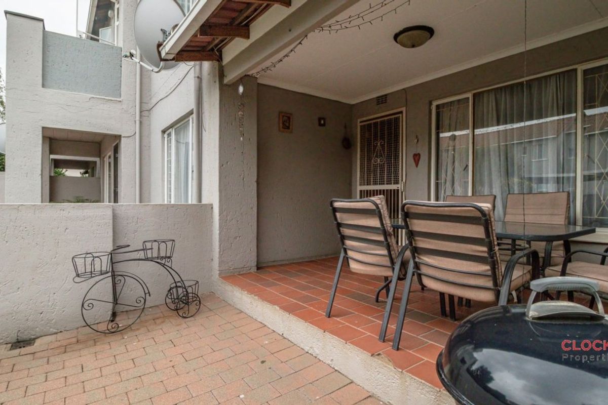 Stunning Garden unit in the heart of Eden Glen - Photo 3
