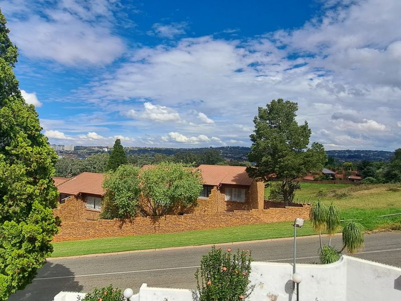 This spacious cluster home is ideal for a family seeking comfort and convenience.  - Photo 10